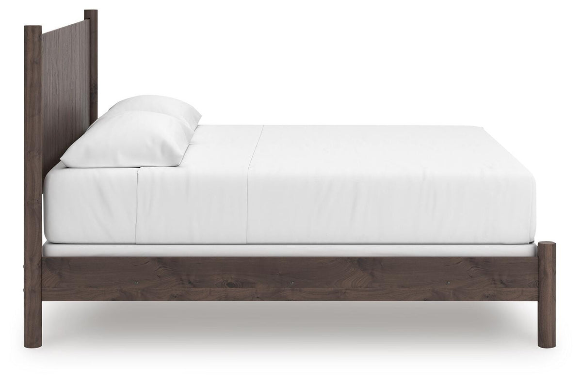 Pamytta King Panel Bed, Dresser, Mirror and Nightstand