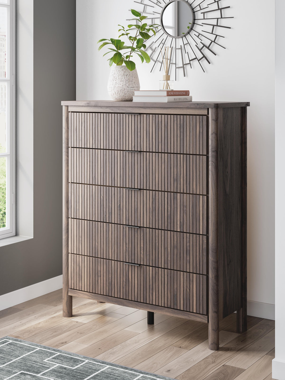 Pamytta Panel Bed Set - Full, Chest and Nightstand