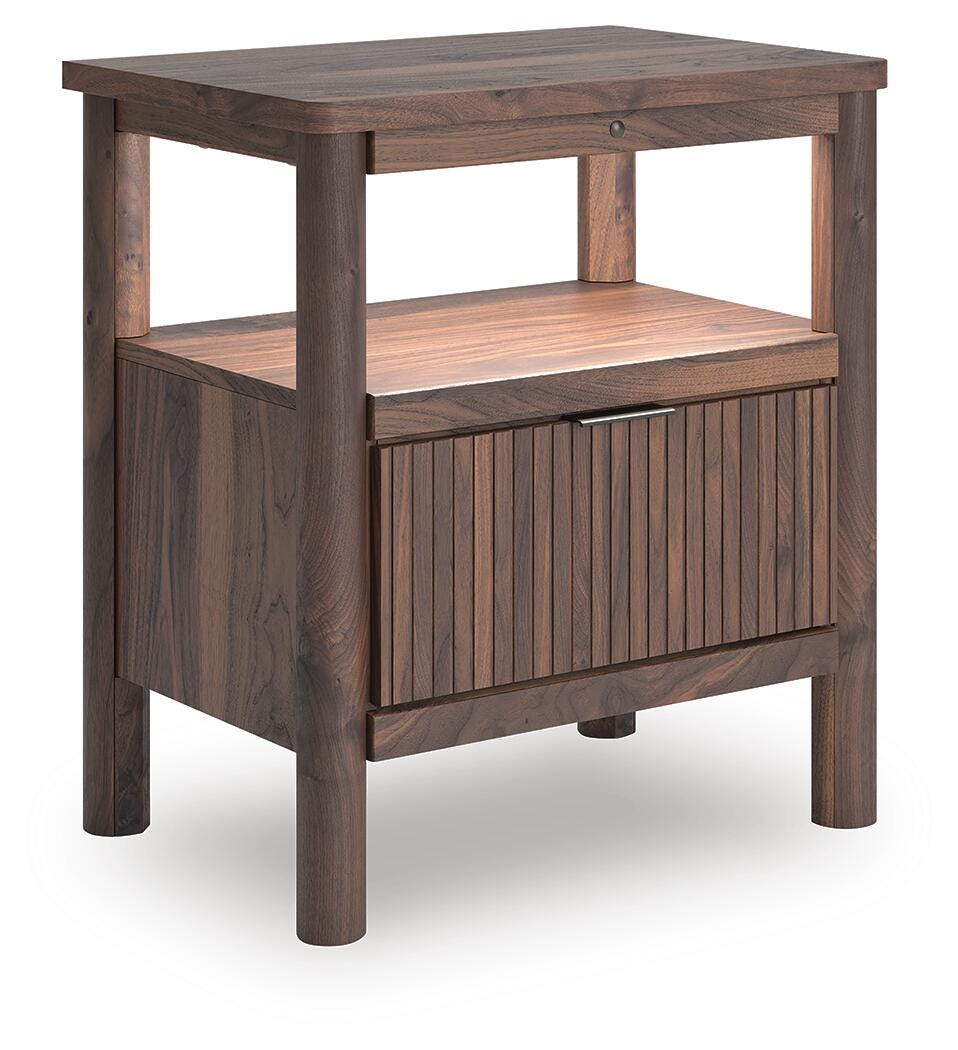 Pamytta Panel Bed Set - Full, Chest and Nightstand