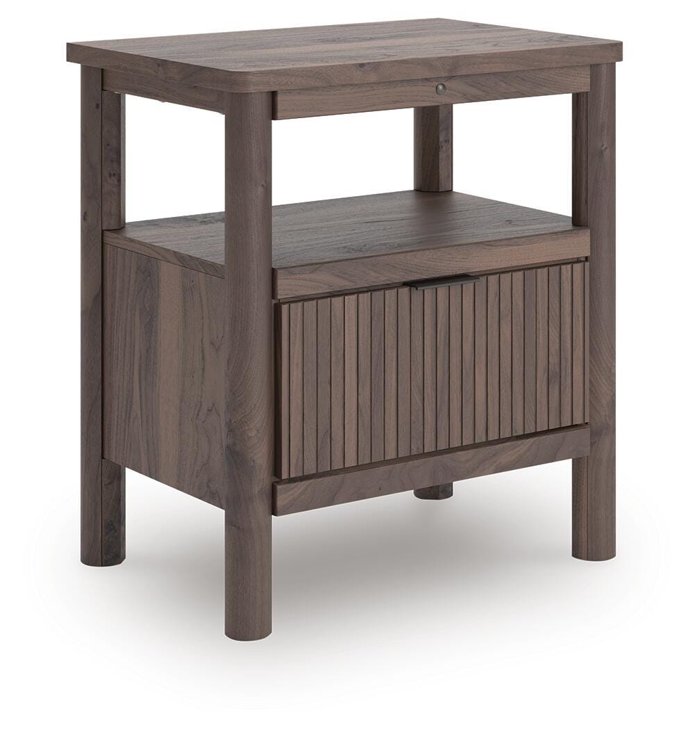 Pamytta King Panel Bed, Dresser, Mirror and Nightstand