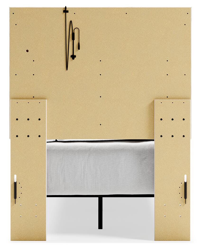 Altyra Queen Panel Bed