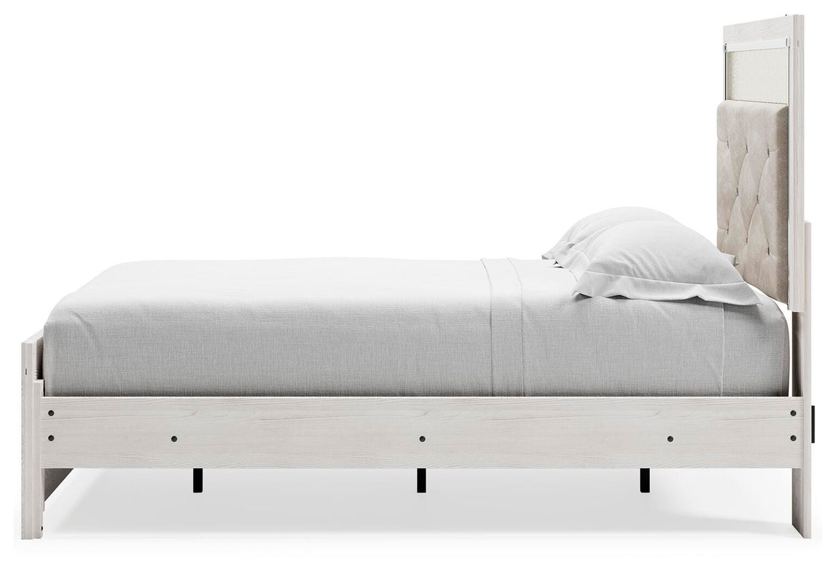 Altyra Queen Panel Bed