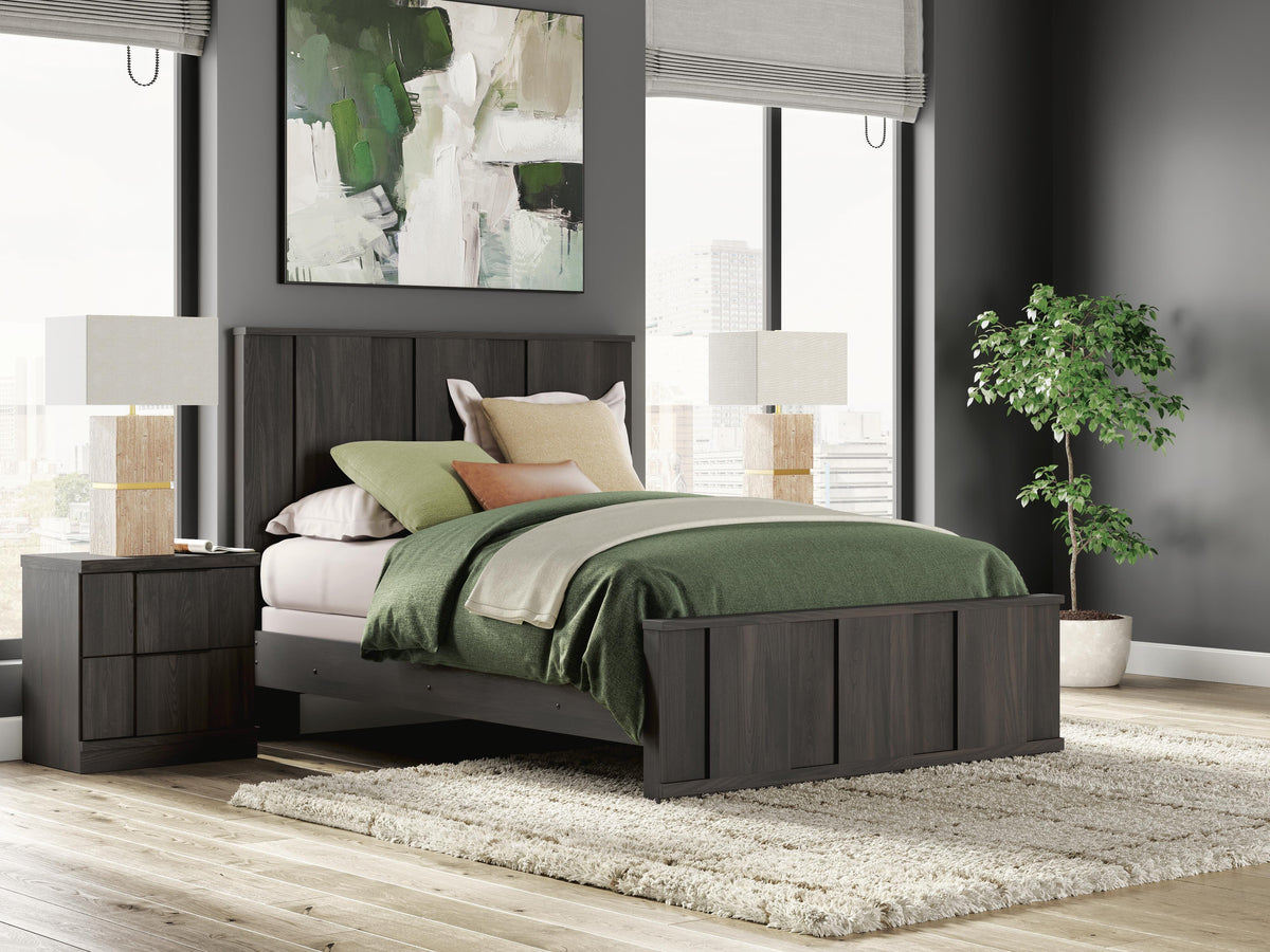 Shaehartin Panel Bed - Queen