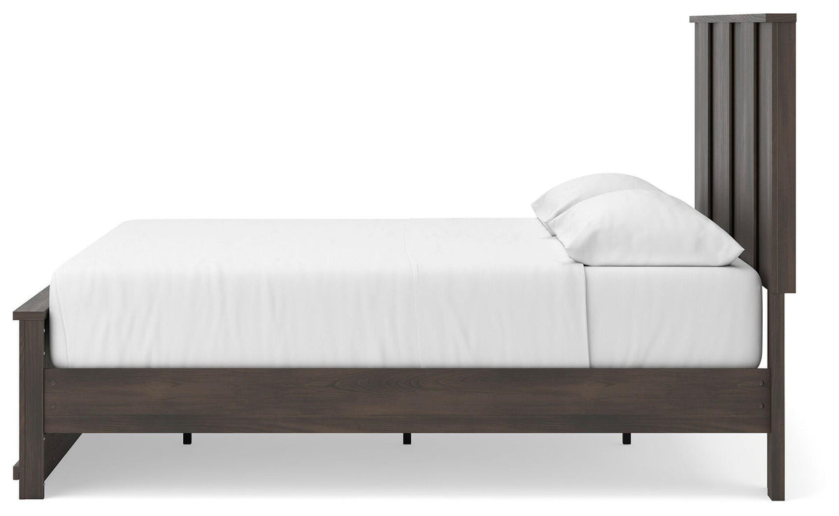 Shaehartin Panel Platform Bed - King