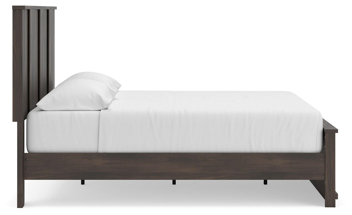 Shaehartin Panel Platform Bed - King