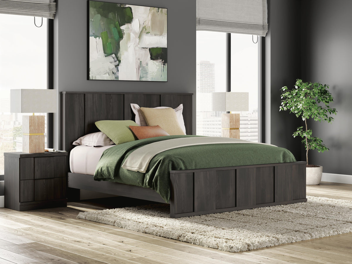 Shaehartin Panel Platform Bed - King