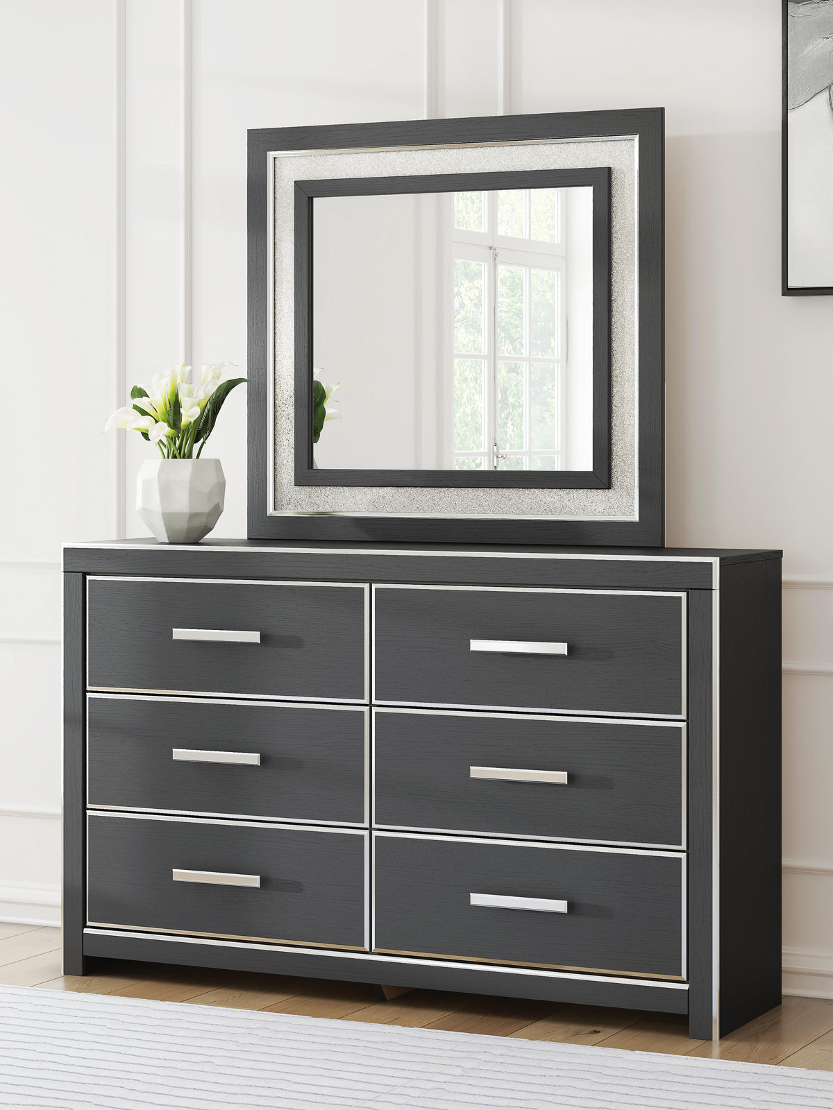 Zuraleus Six Drawer Dresser