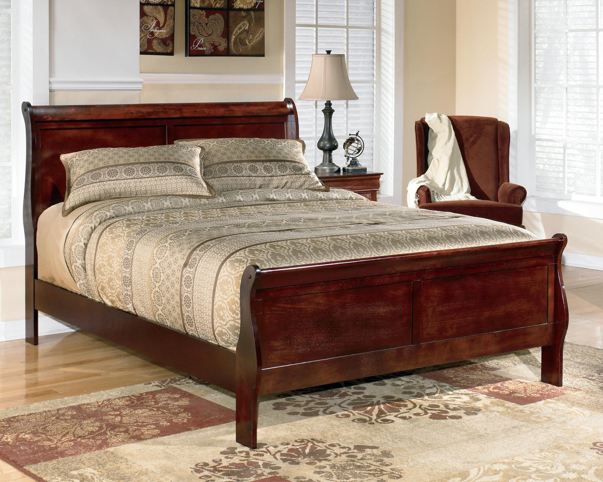 Alisdair Sleigh Bed - King