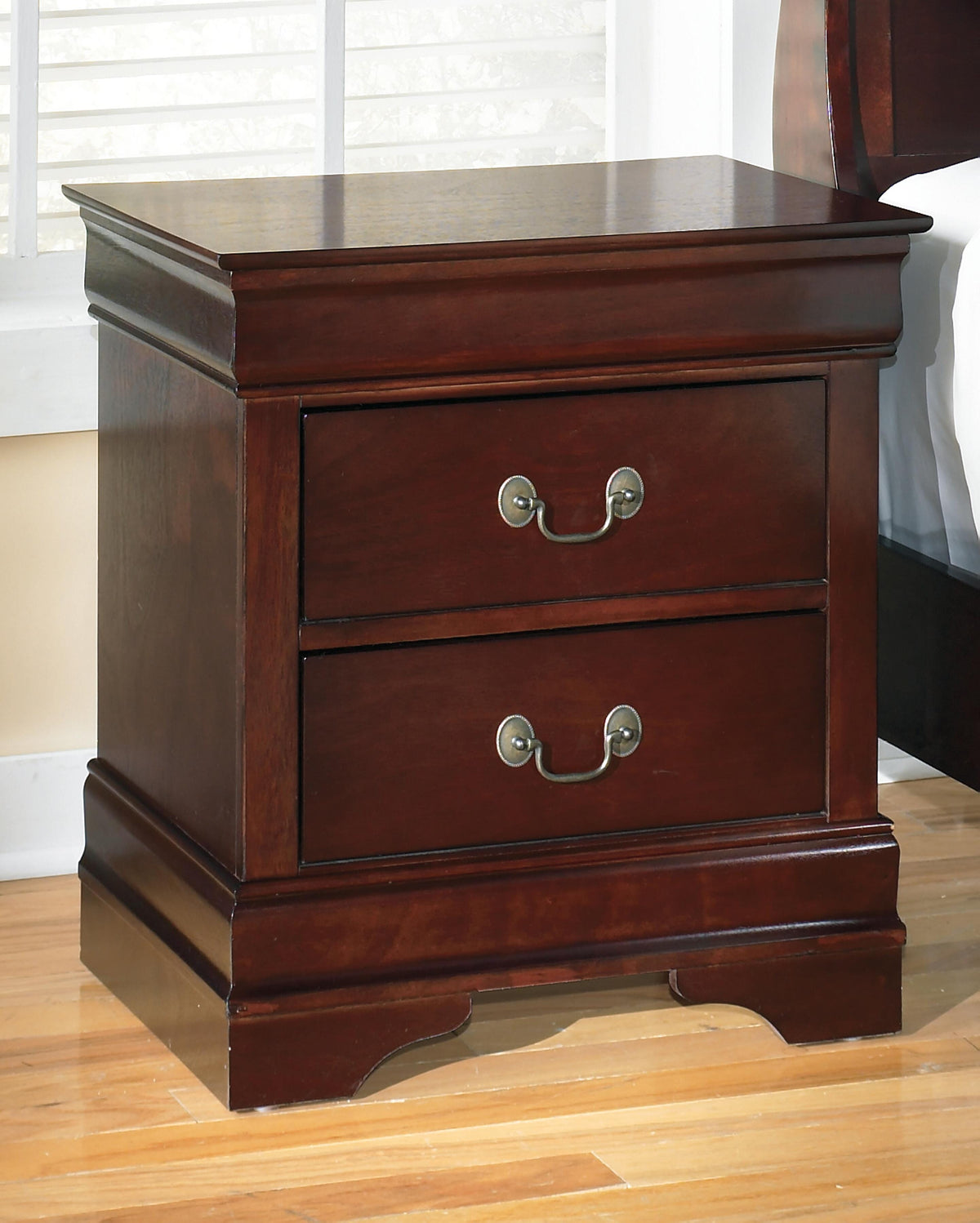 Alisdair Twin Sleigh Bed and Nightstand