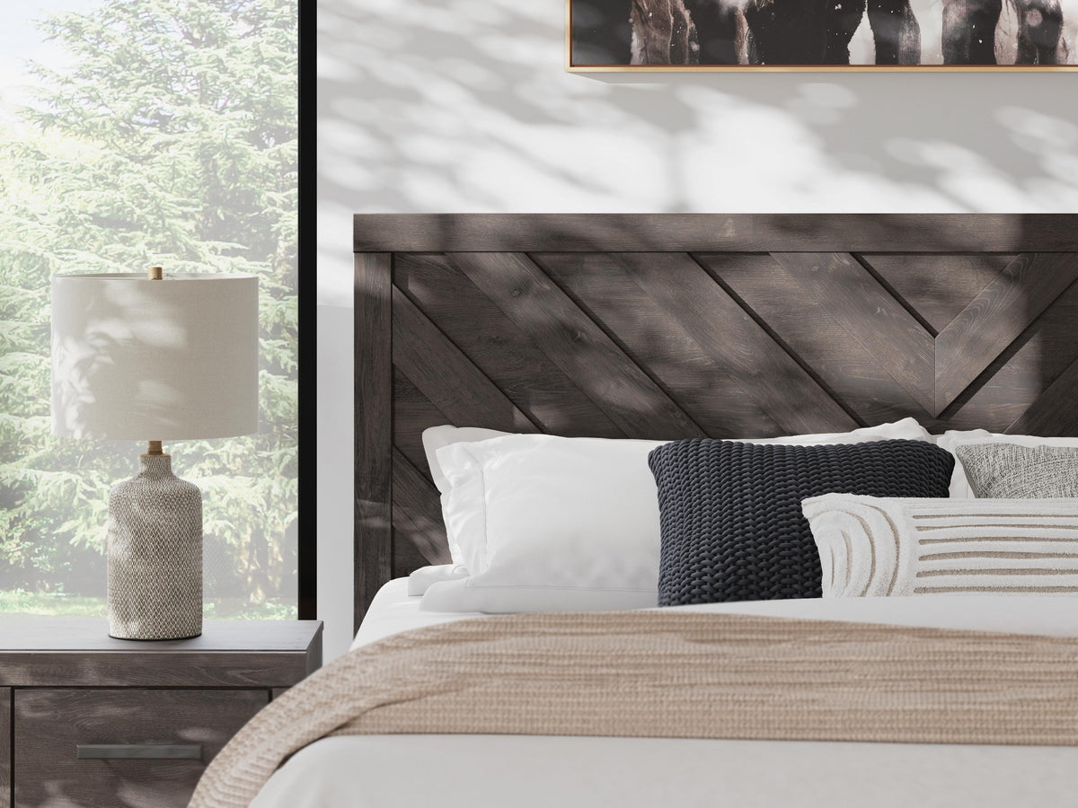 Prendonea King Panel Bed, Dresser, Mirror and Nightstand