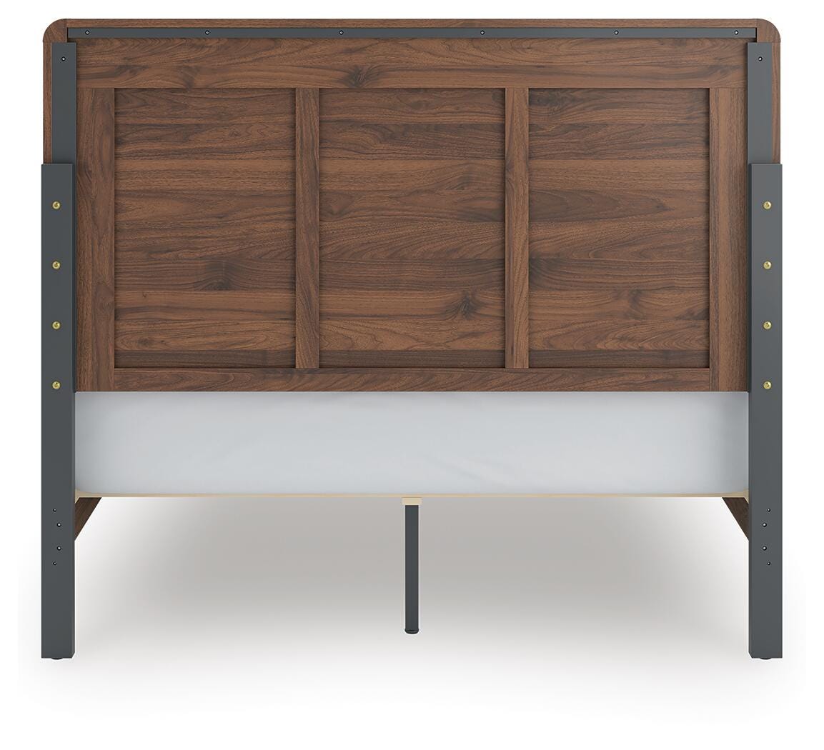 Fortlorn Queen Panel Bed and Dresser