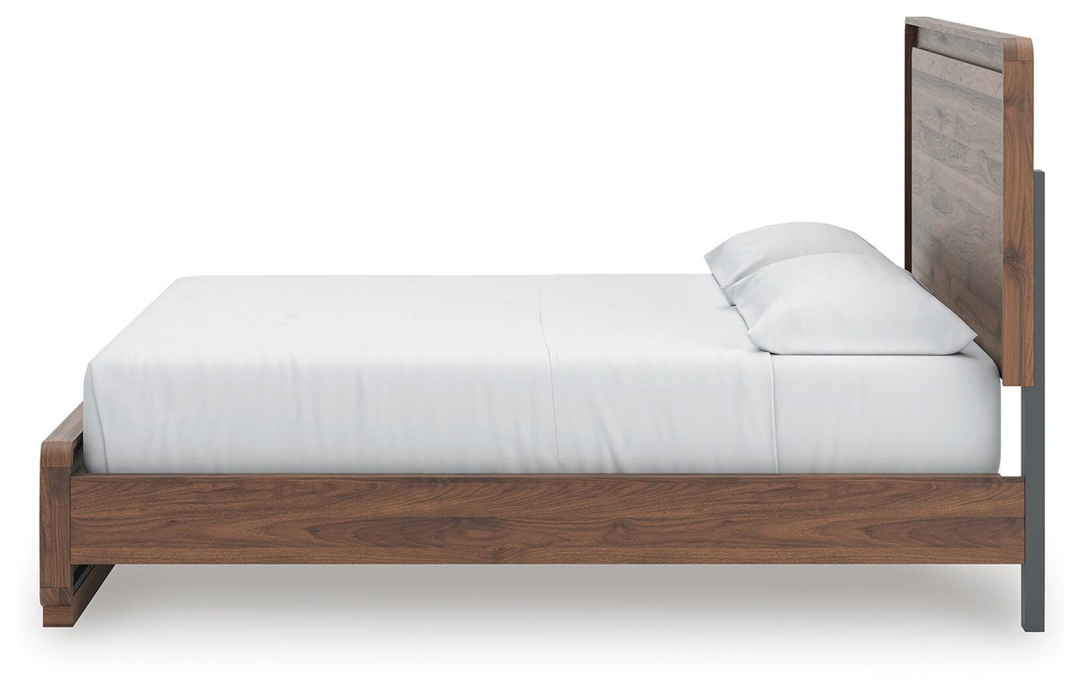 Fortlorn Queen Panel Bed