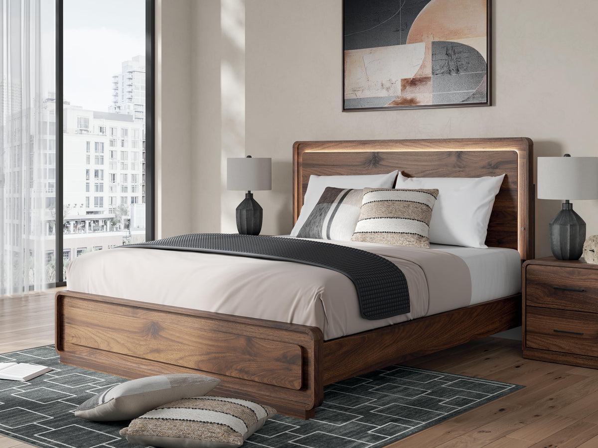 Fortlorn Queen Panel Bed
