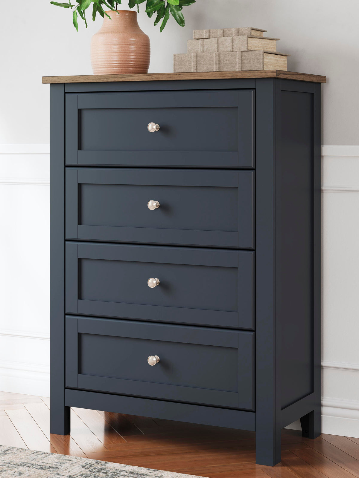Landocken Panel Bed Set - Full, Dresser, Mirror and Chest