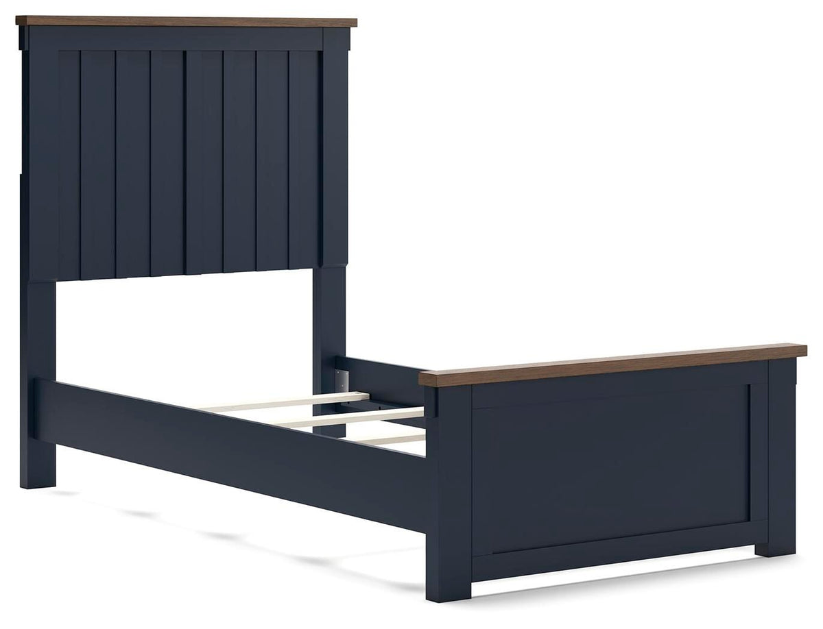 Landocken Queen Panel Bed