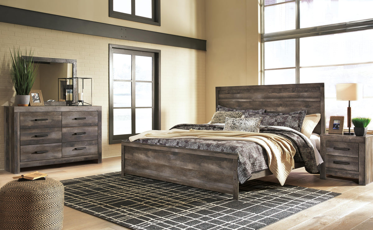 Wynnlow Panel Bed Set - King, Mirrored Dresser