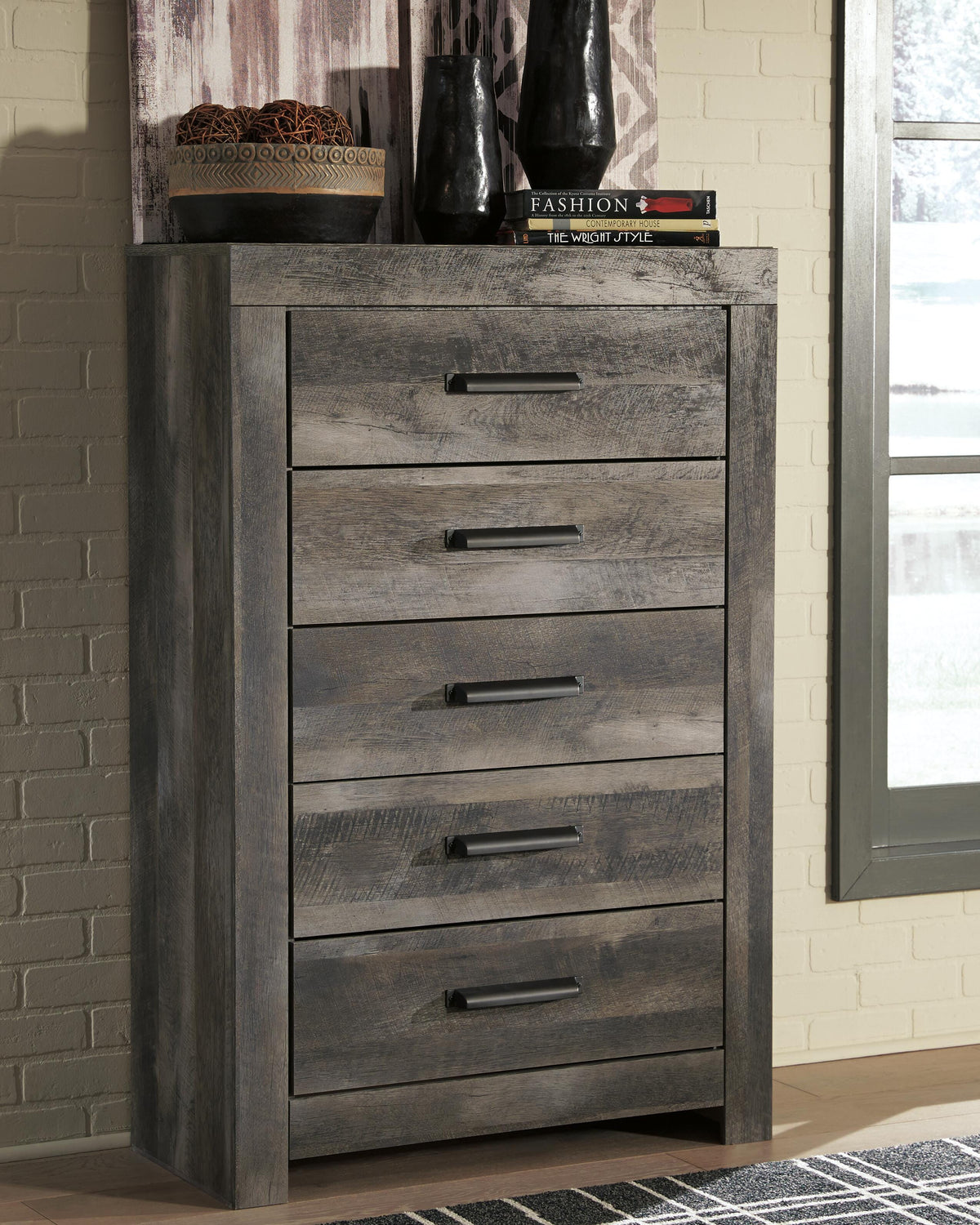 Wynnlow King Crossbuck Panel Bed and Chest