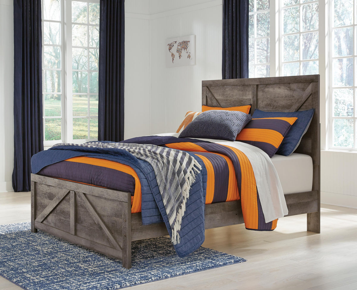 Wynnlow Full Crossbuck Panel Bed, Dresser and Mirror