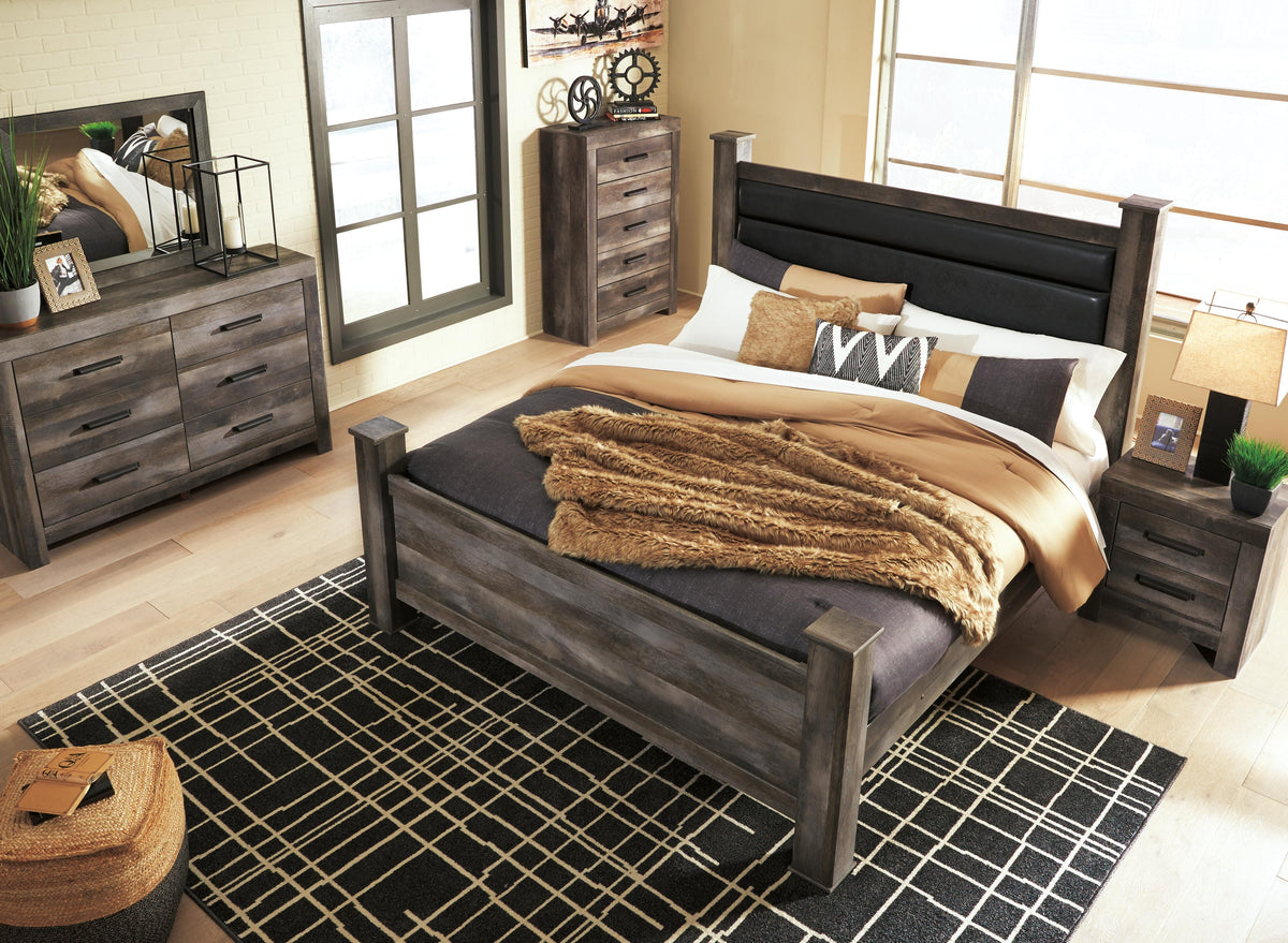 Wynnlow Upholstered Poster Bed - King