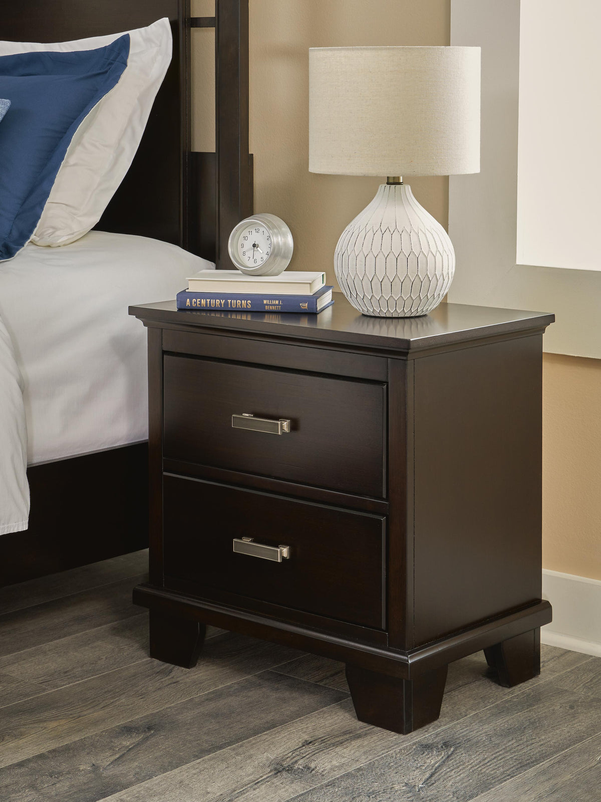 Covetown Queen Panel Bed and Nightstand