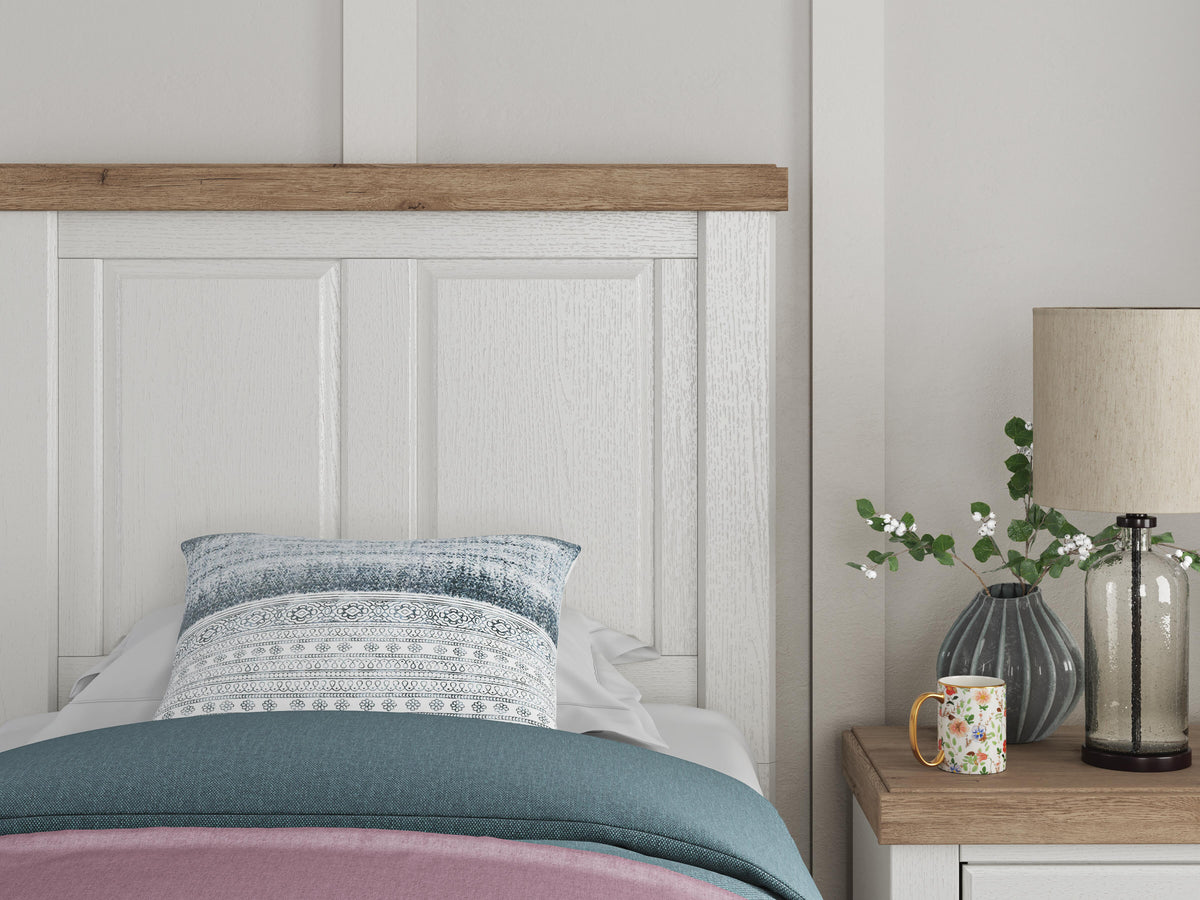 Savonport Queen Panel Bed