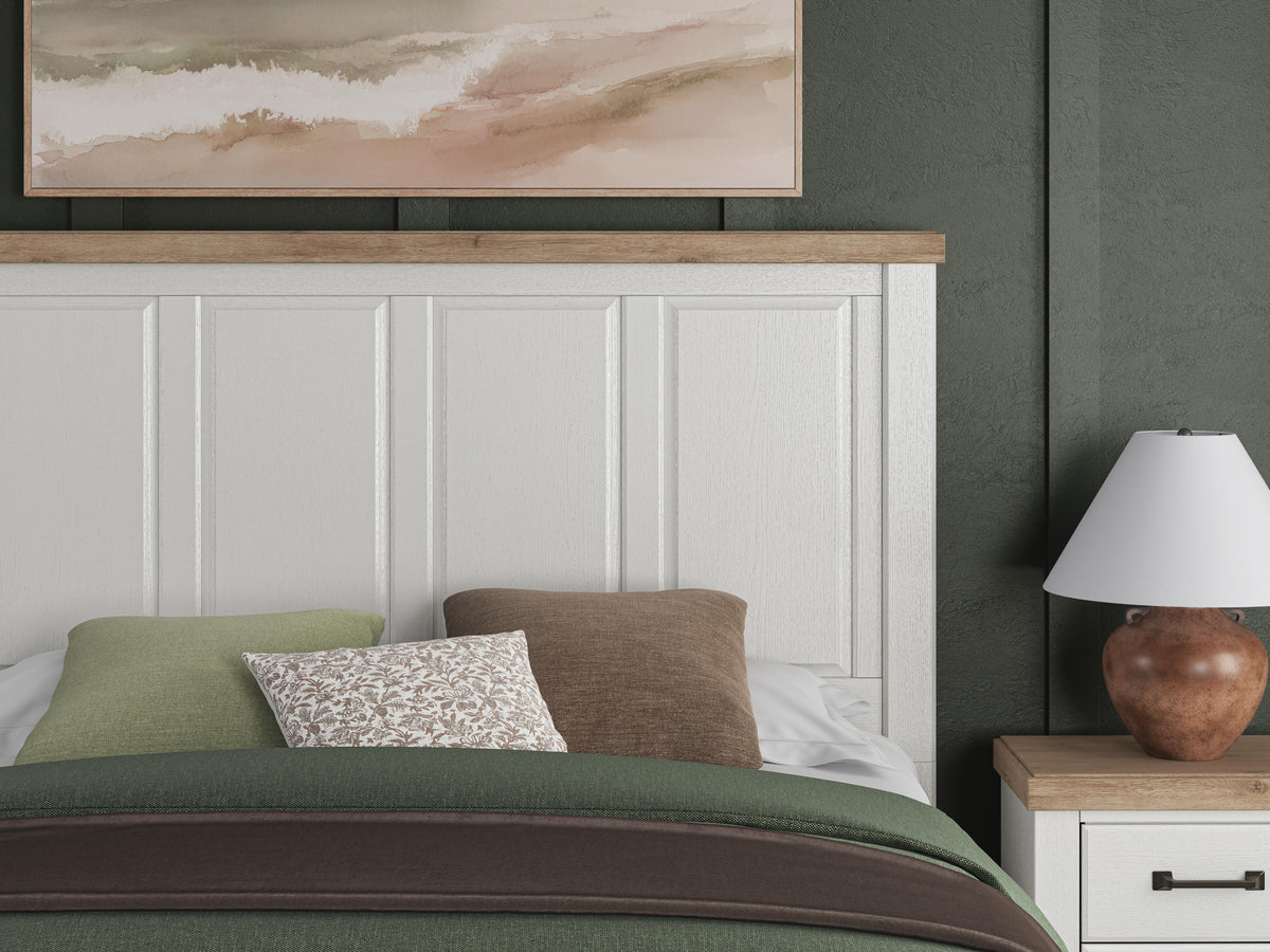 Savonport Queen Panel Bed with Storage