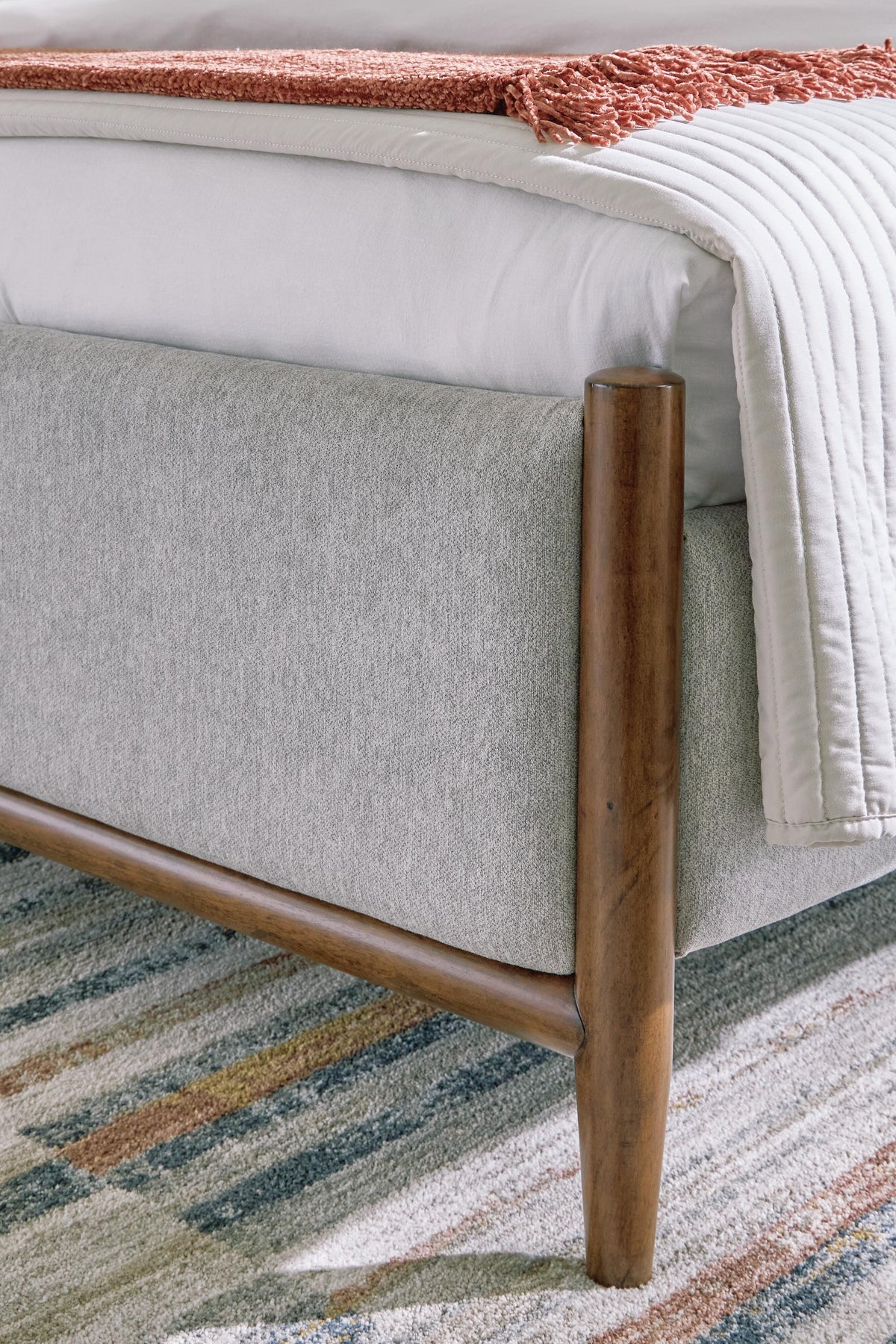 Lyncott Upholstered Panel Bed - Queen