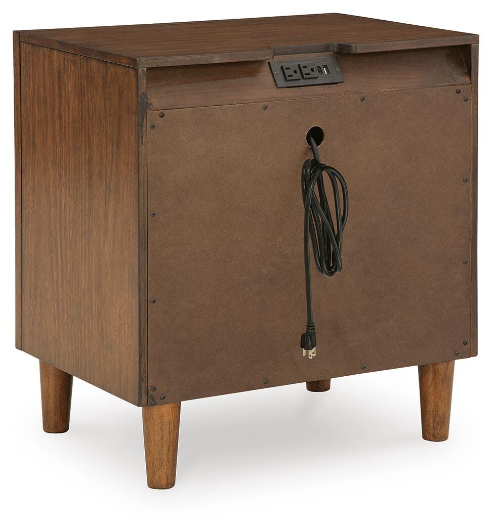 Lyncott King Upholstered Bed, Chest and Nightstand