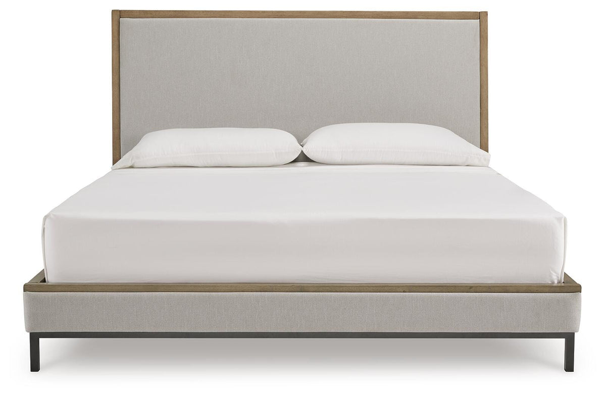Tomtyn Queen Upholstered Bed