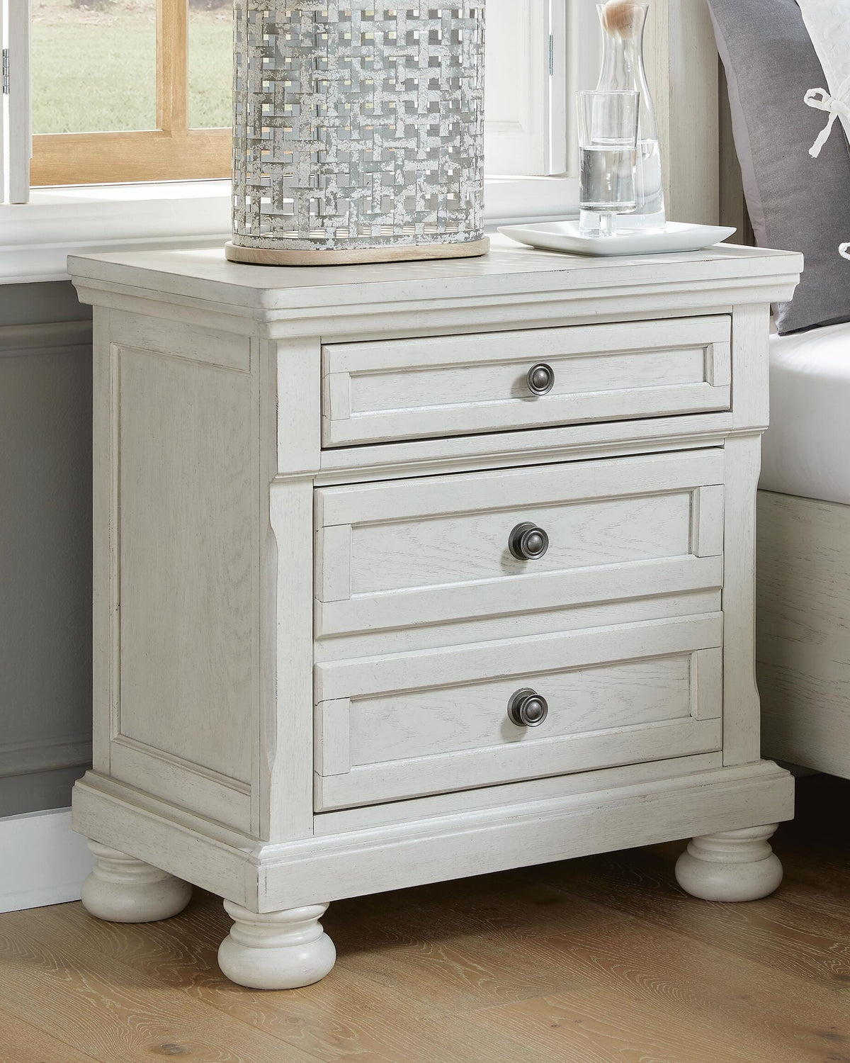 Robbinsdale King Panel Bed, Dresser, Mirror, Chest and 2 Nightstands