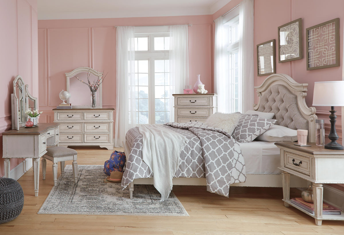 Realyn Queen Upholstered Panel Bed