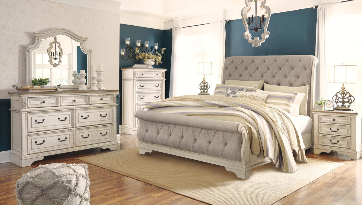 Realyn Sleigh Bed - California King
