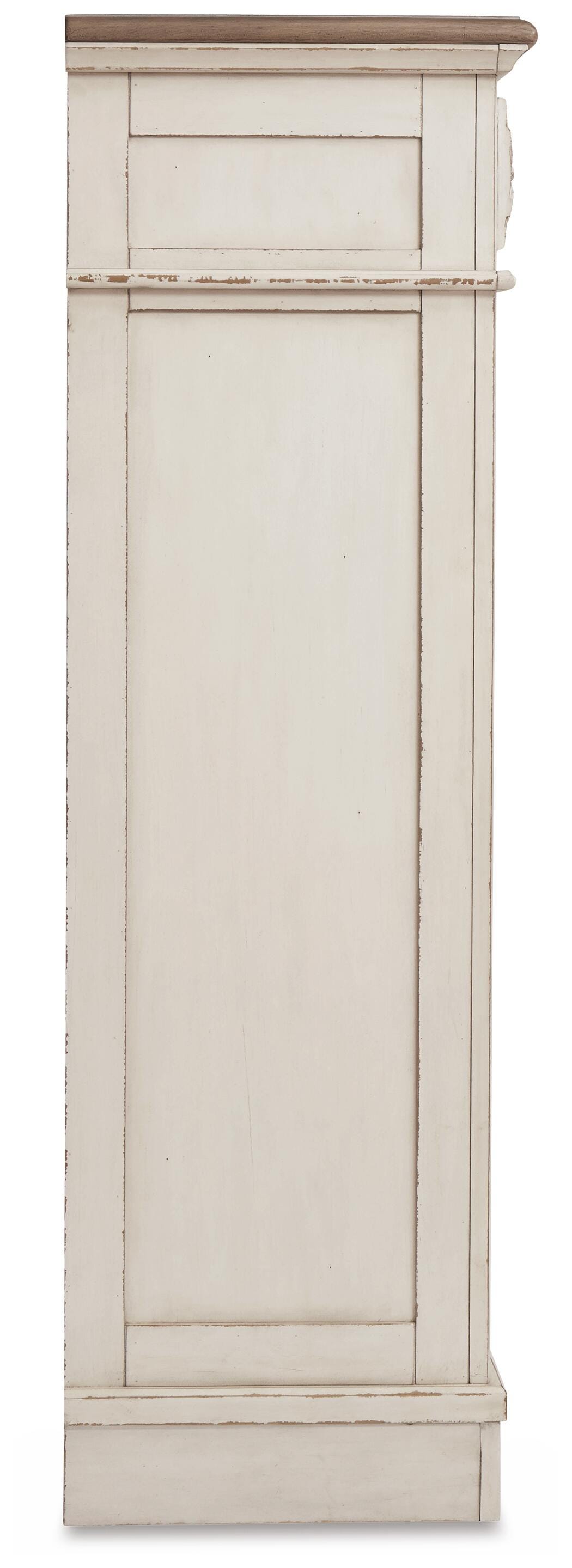 Realyn Queen Upholstered Sleigh Bed and Chest