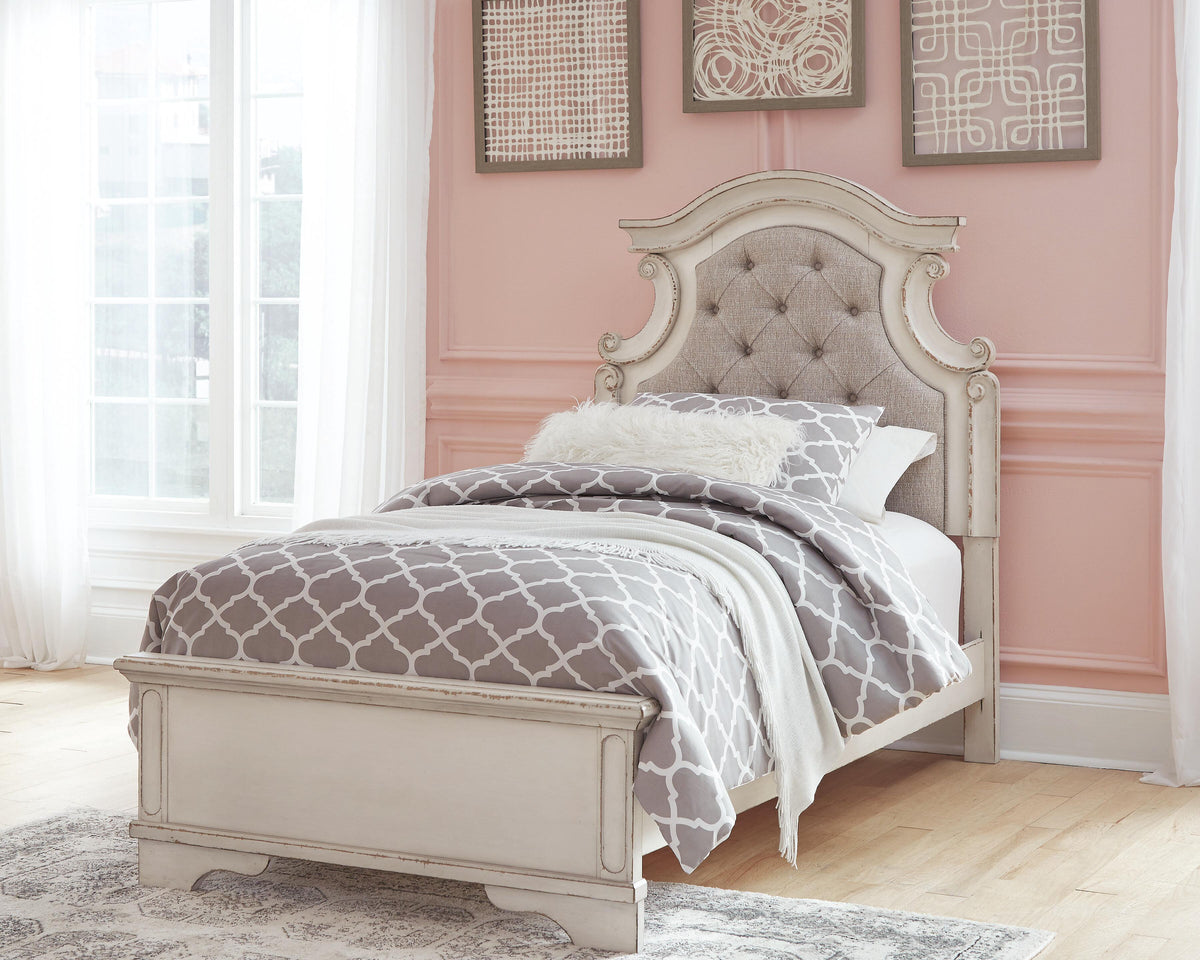 Realyn Queen Upholstered Panel Bed