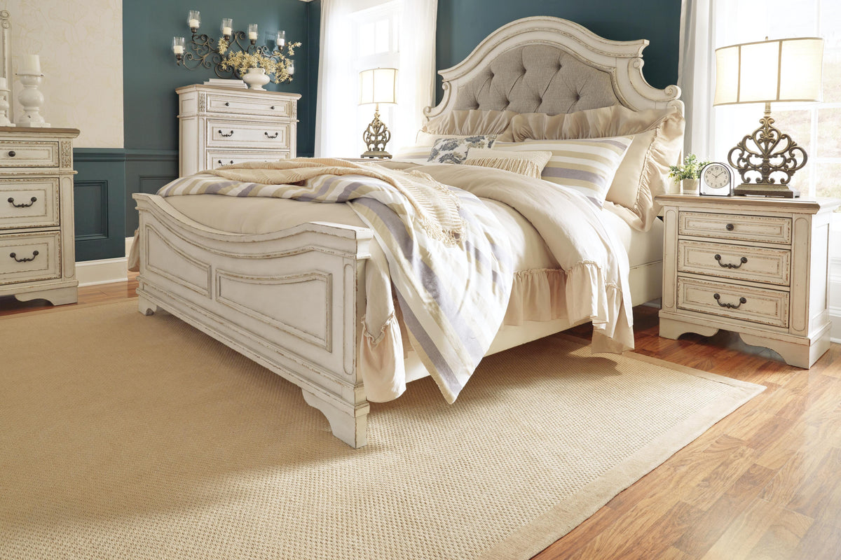Realyn Upholstered Panel Bed - King