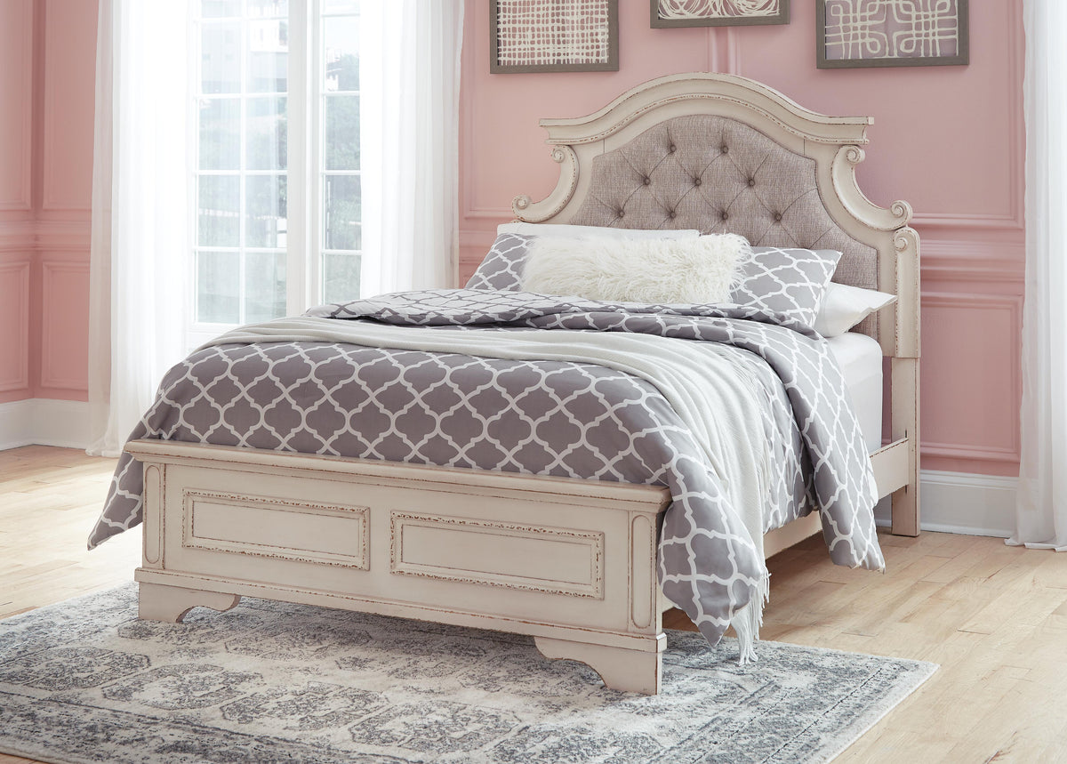 Realyn King Panel Bed, Dresser, Mirror and Nightstand