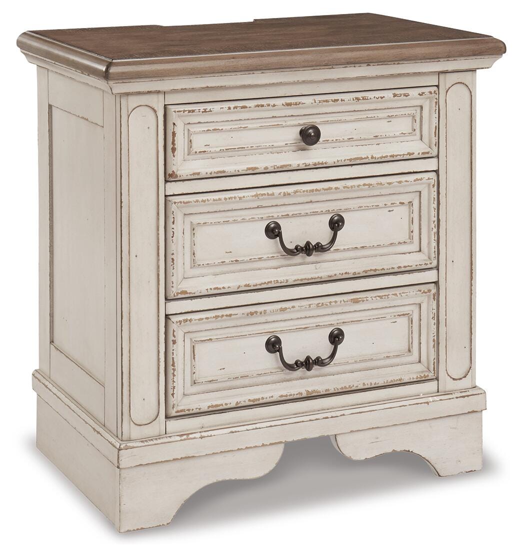 Realyn Chest and 2 Nightstands