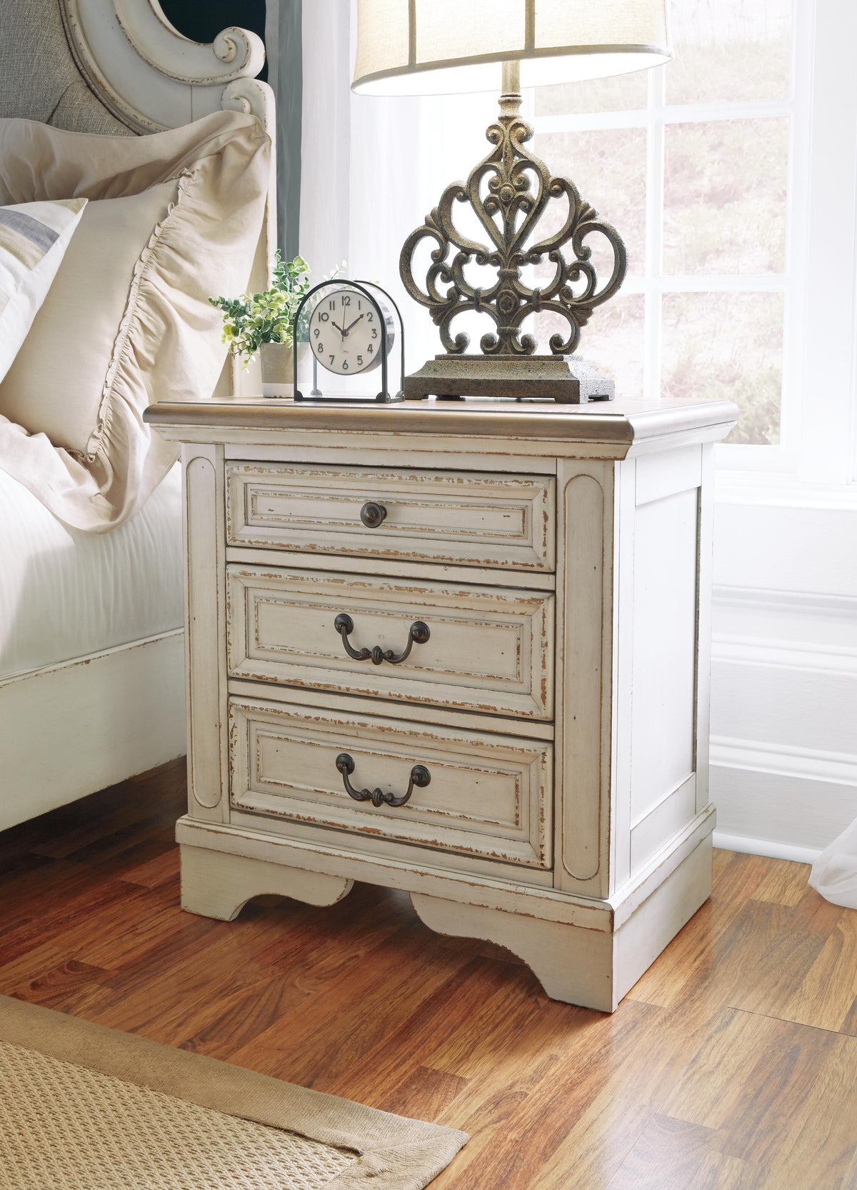 Realyn Full Panel Bed, Dresser, Mirror and Nightstand