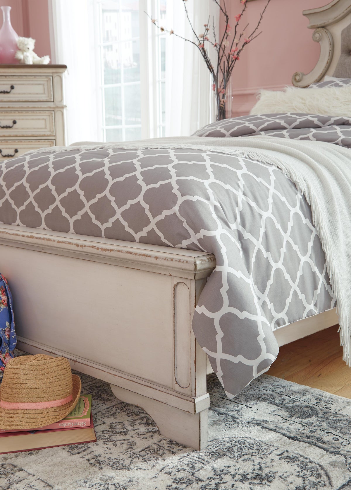 Realyn Queen Upholstered Panel Bed