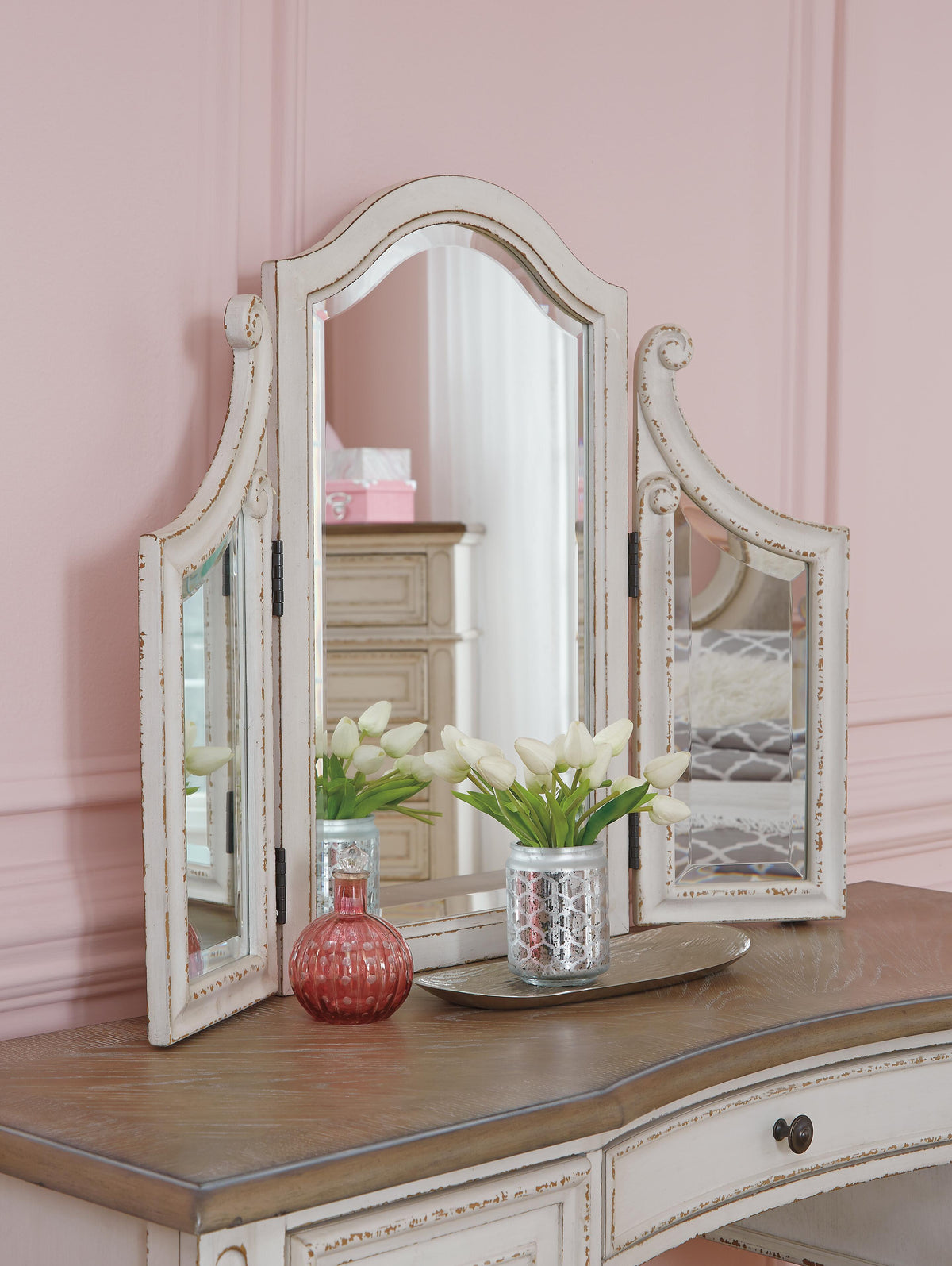 Realyn King Panel Bed, Dresser, Mirror, Chest, Vanity and Nightstand