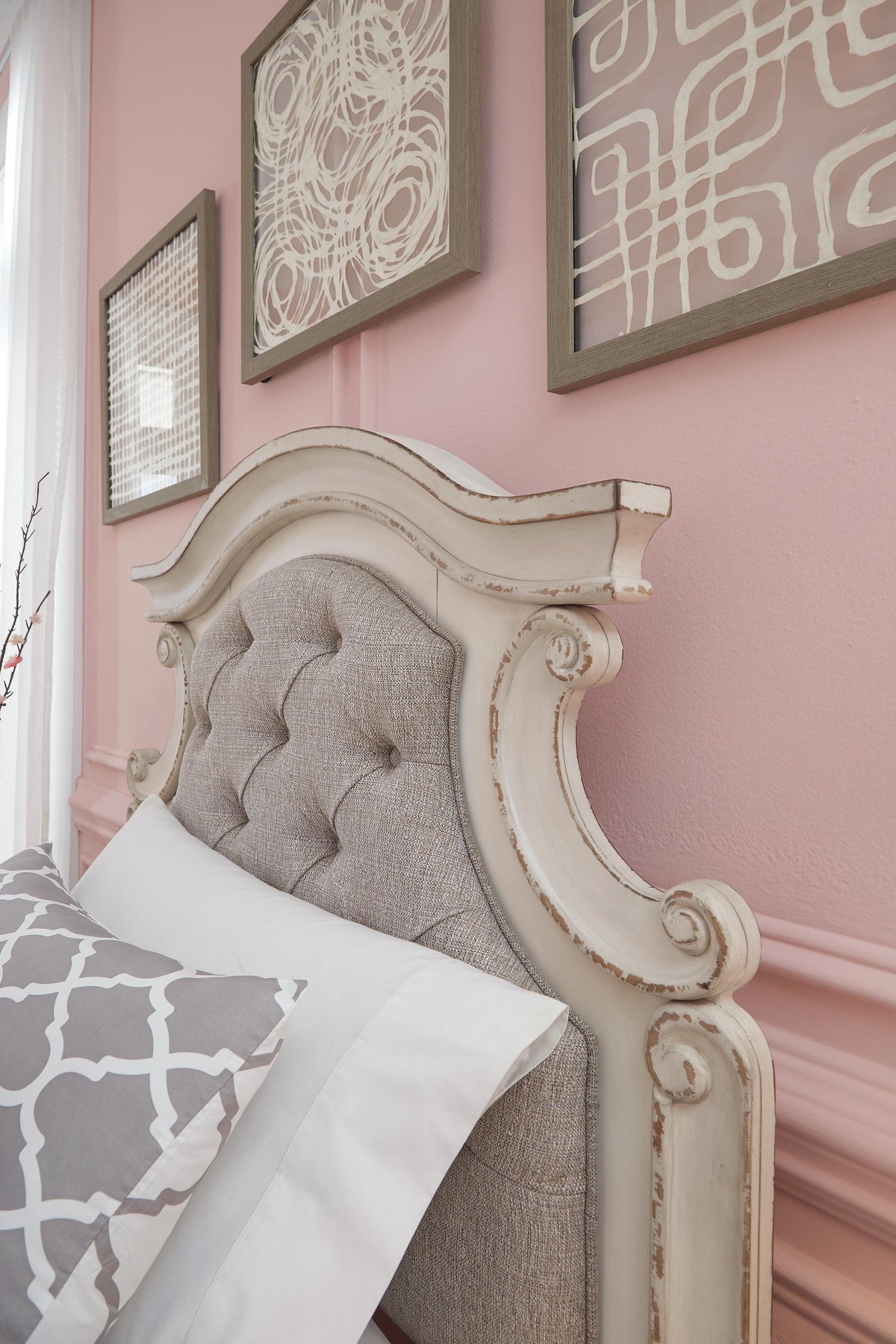 Realyn Queen Upholstered Panel Bed