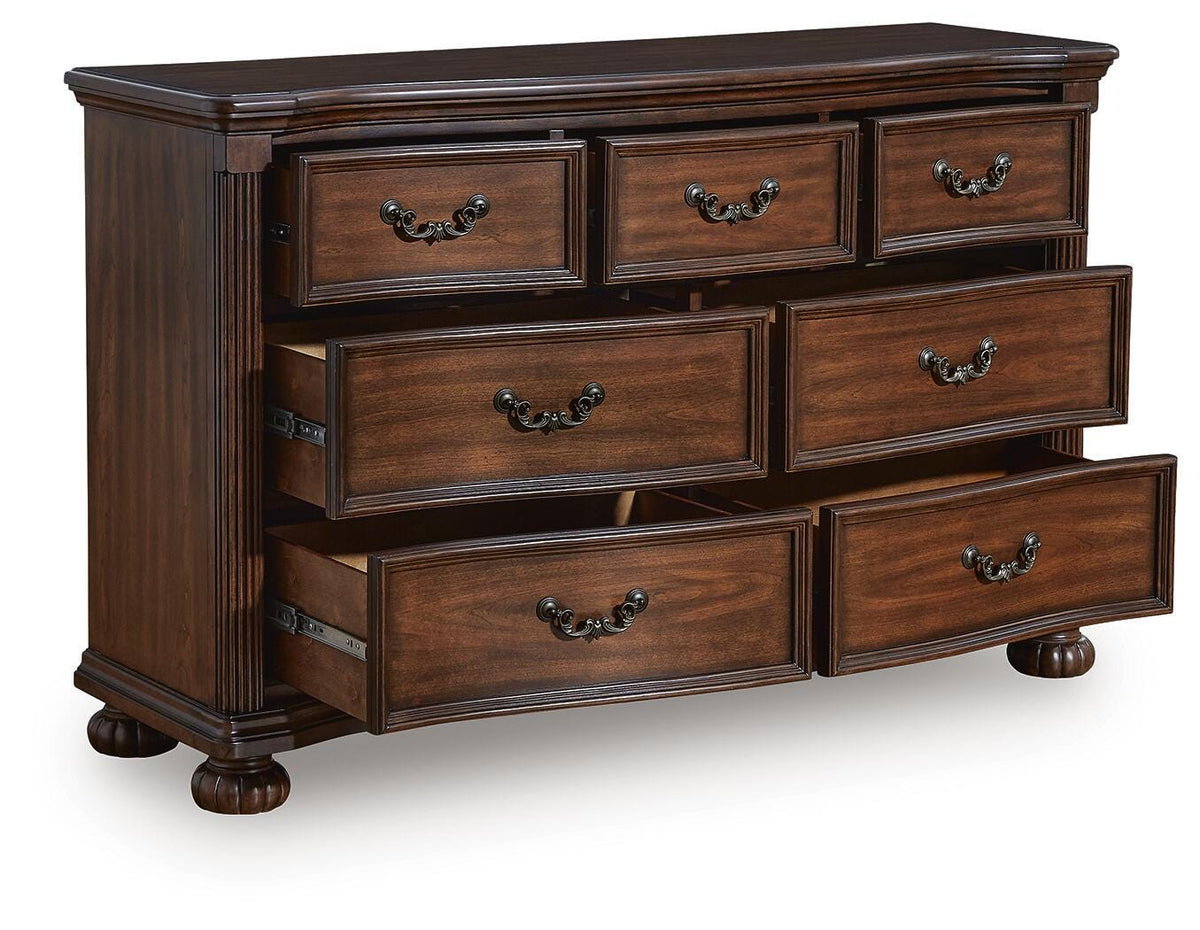 Lavinton King Panel Bed with Dresser and Nightstand