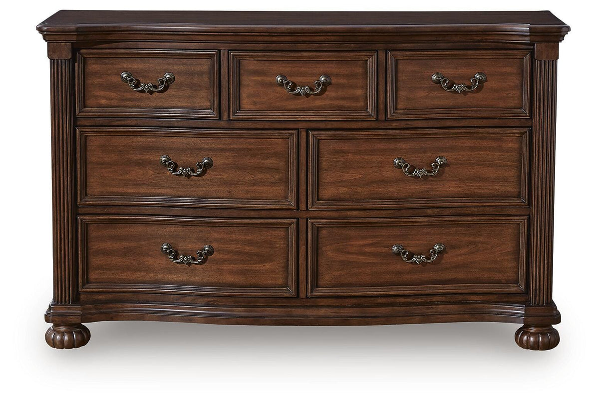 Lavinton King Panel Bed with Dresser and Nightstand