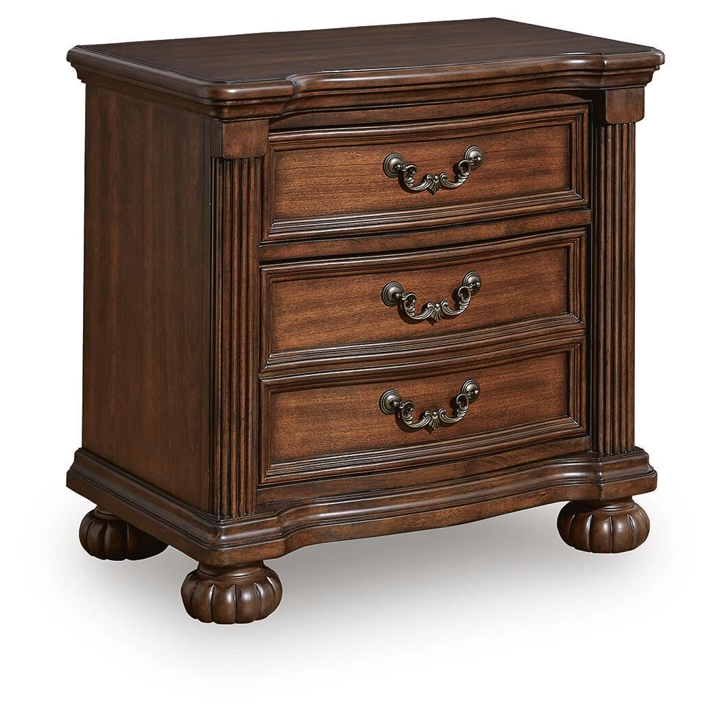 Lavinton King Poster Bed, 2 Chests and Nightstand
