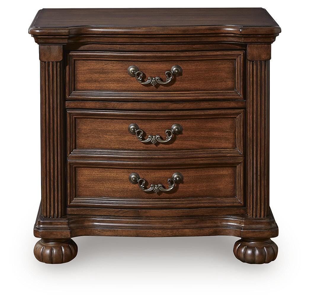 Lavinton Queen Poster Bed, Dresser, Mirror and Nightstand