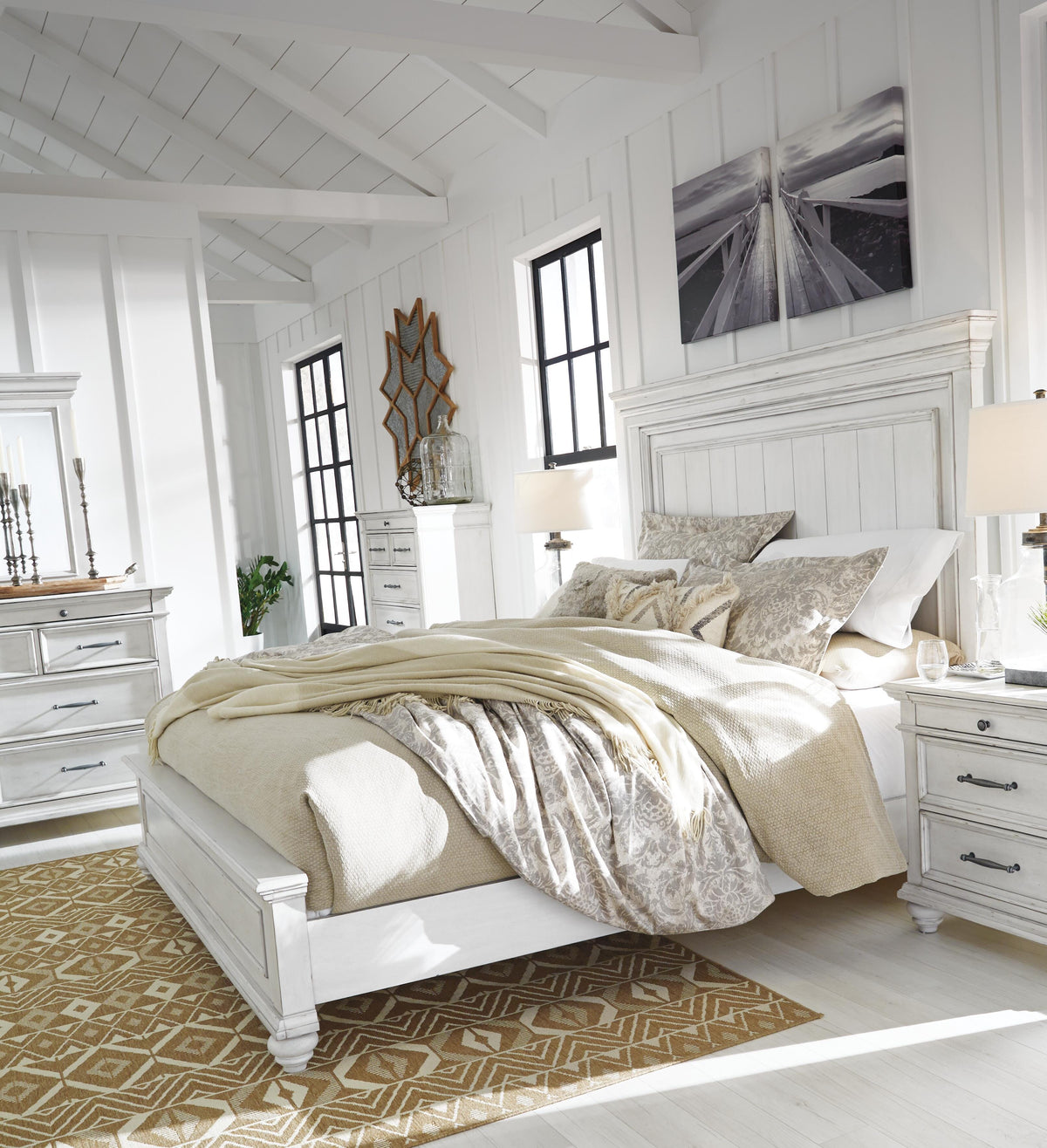 Kanwyn Panel Bed - California King