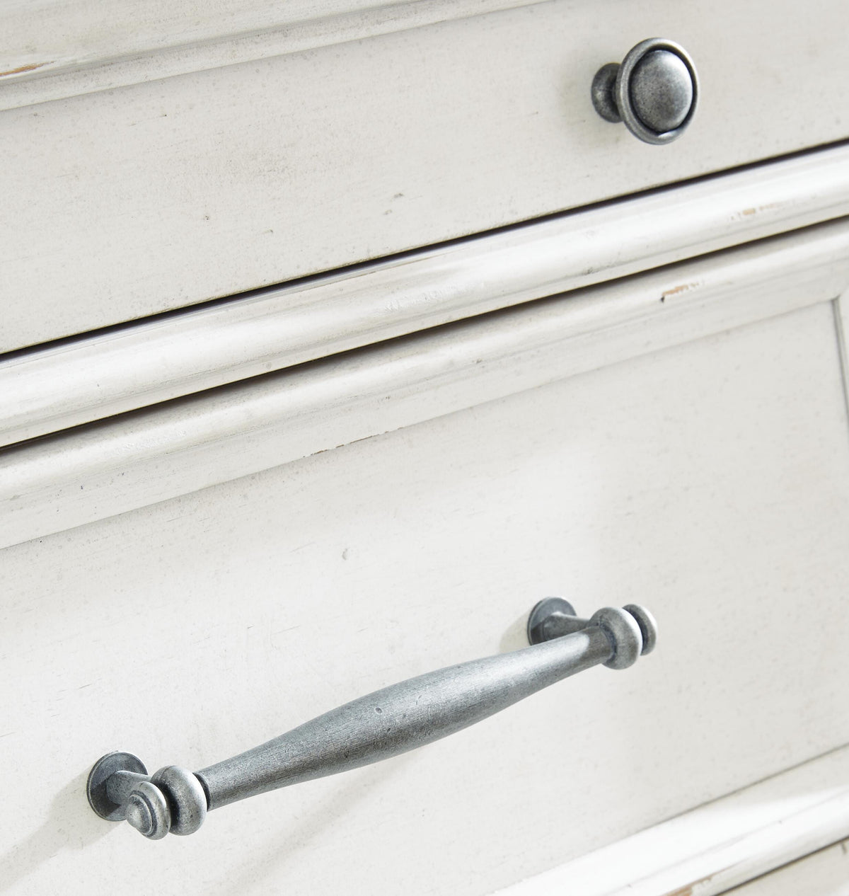 Kanwyn Queen Panel Bed, Dresser, Mirror and Nightstand