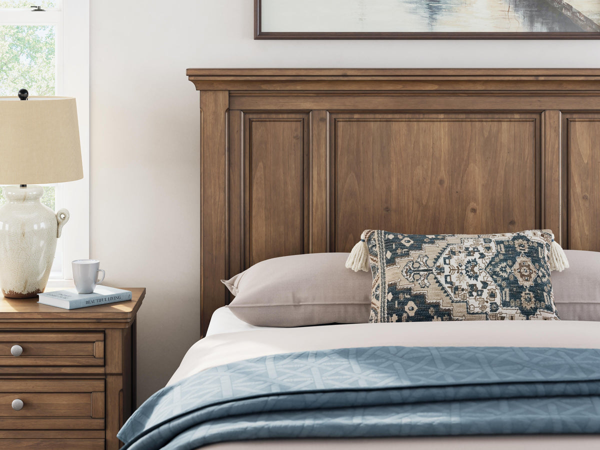 Feddinger Panel Bed Set - Queen, Mirrored Dresser