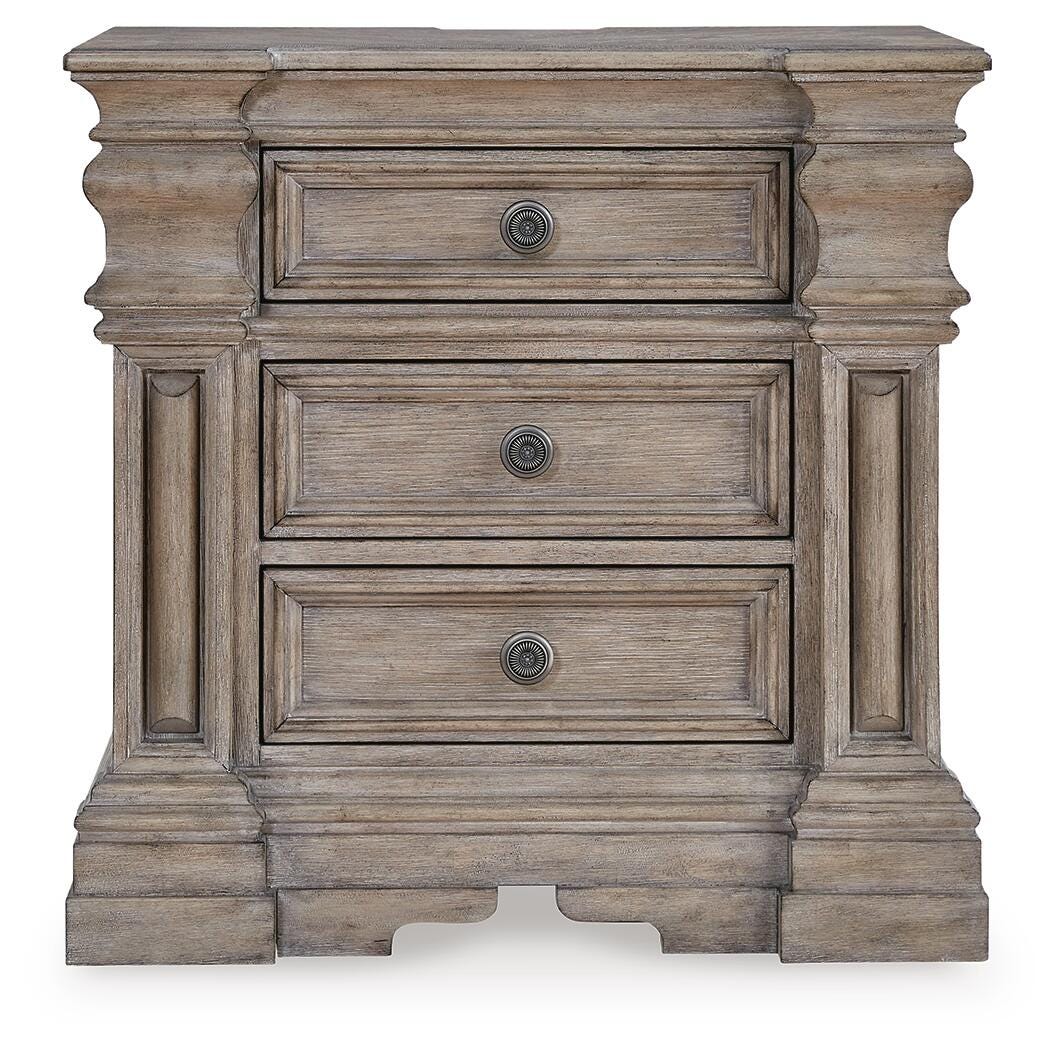 Blairhurst King Panel Bed, Chest and 2 Nightstands