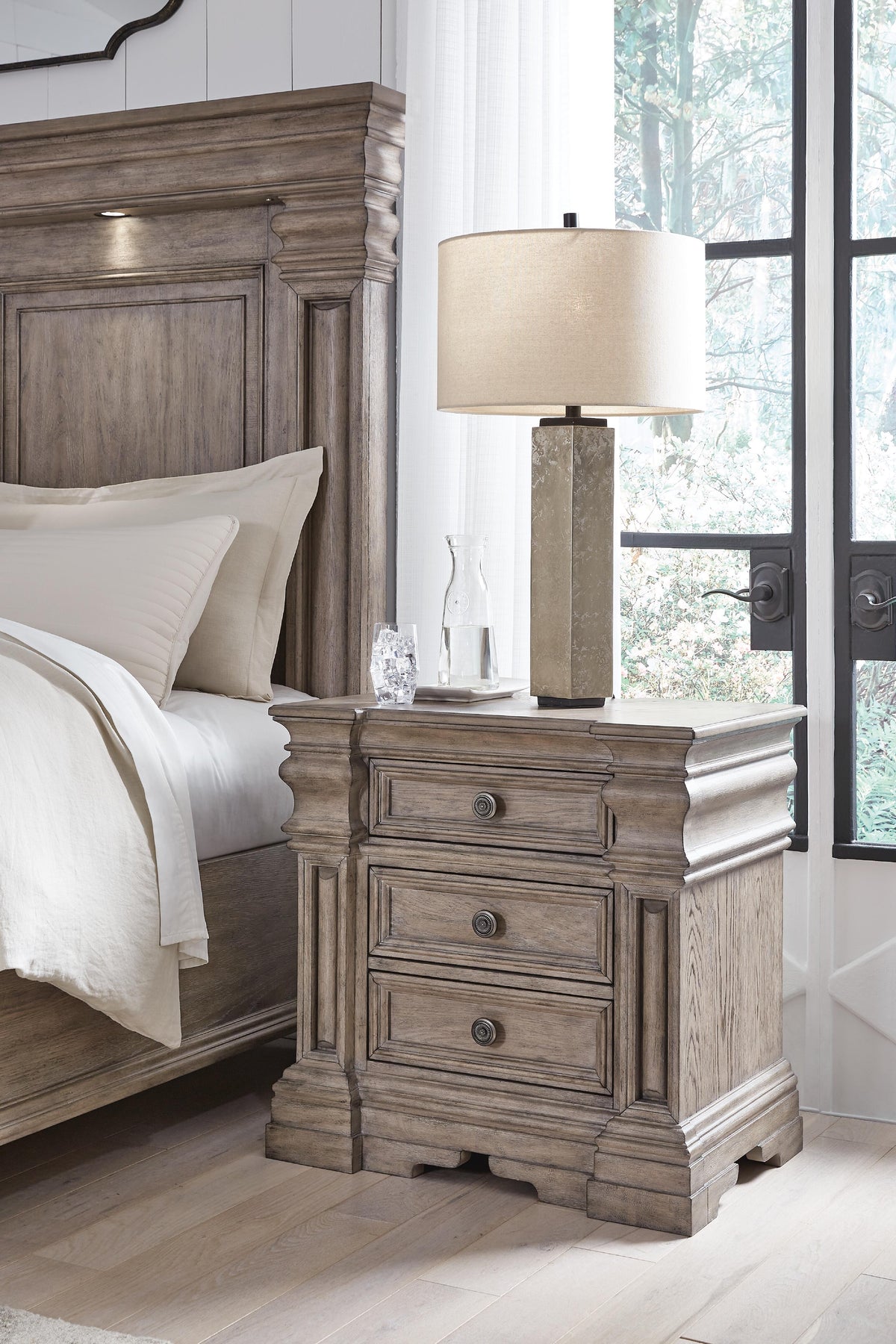 Blairhurst Queen Panel Bed. Dresser, Mirror, 2 Chests and 2 Nightstands